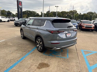 2026 Mitsubishi Outlander SE