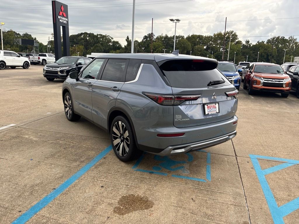 2026 Mitsubishi Outlander SE