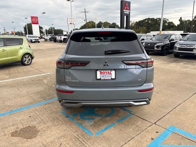 2026 Mitsubishi Outlander SE