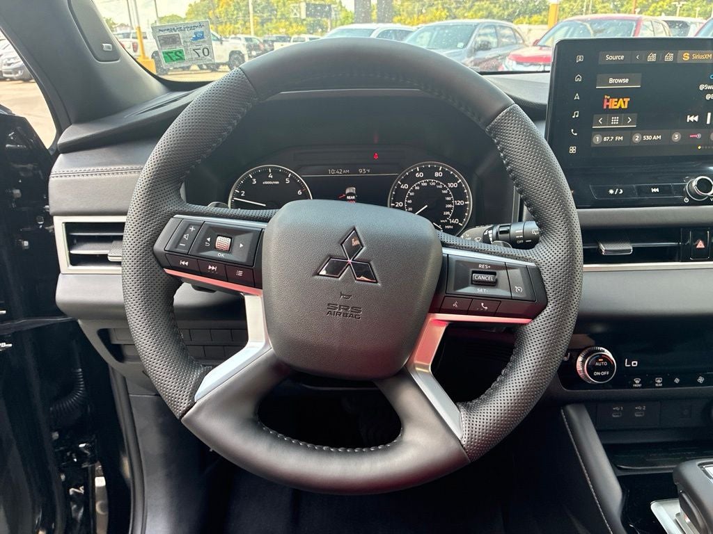 2026 Mitsubishi Outlander LE
