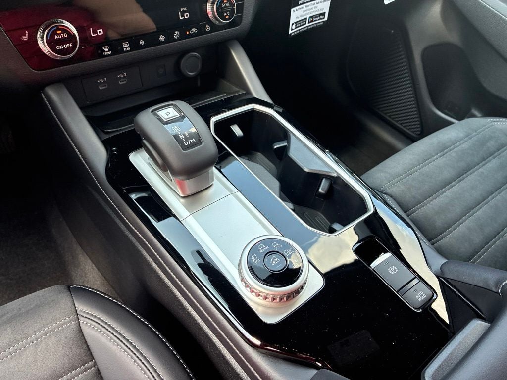 2026 Mitsubishi Outlander LE
