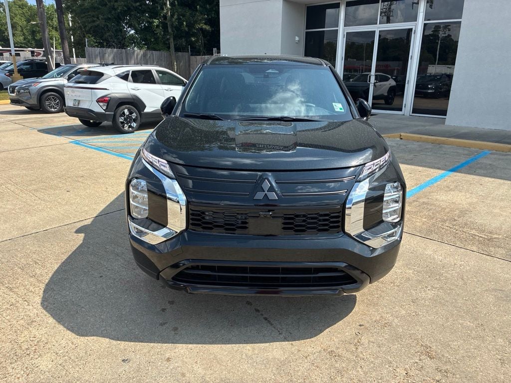 2026 Mitsubishi Outlander LE
