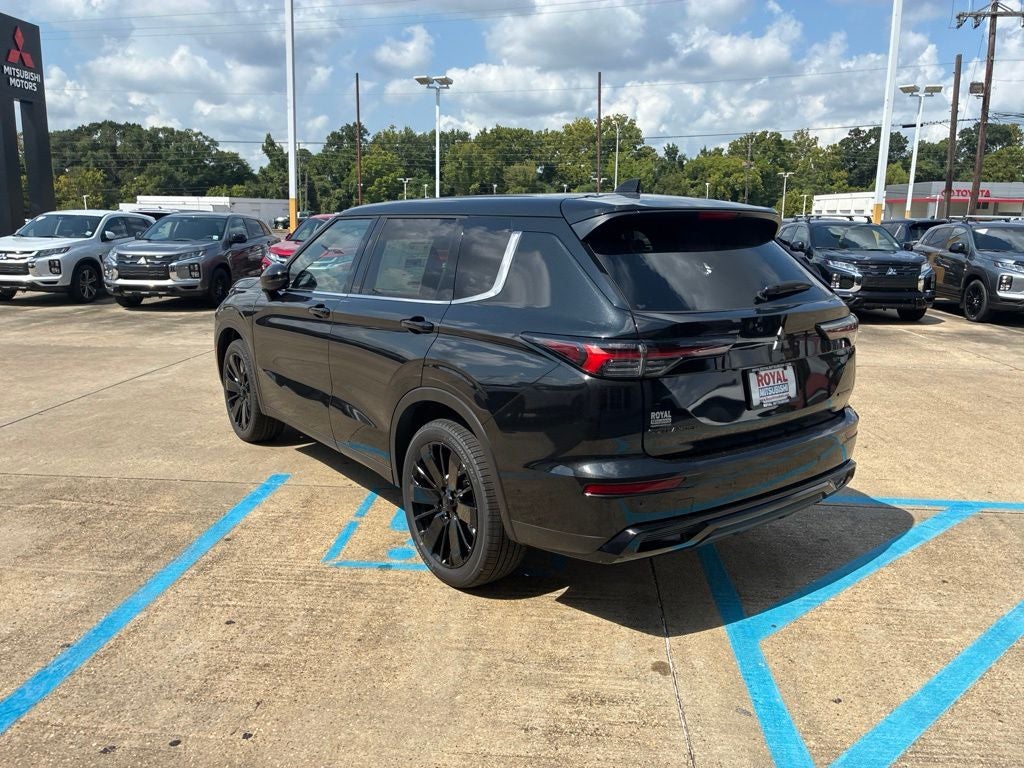 2026 Mitsubishi Outlander LE