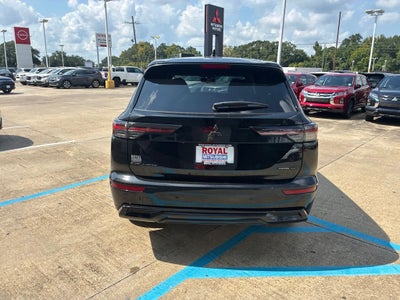 2026 Mitsubishi Outlander LE
