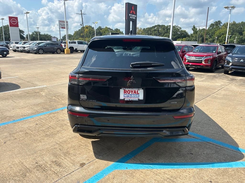 2026 Mitsubishi Outlander LE