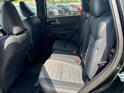 2026 Mitsubishi Outlander LE