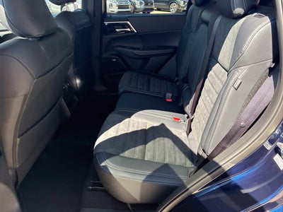 2026 Mitsubishi Outlander SE