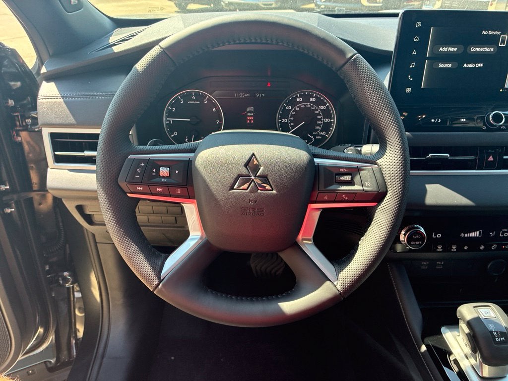 2026 Mitsubishi Outlander LE