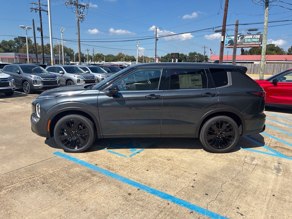 2026 Mitsubishi Outlander LE