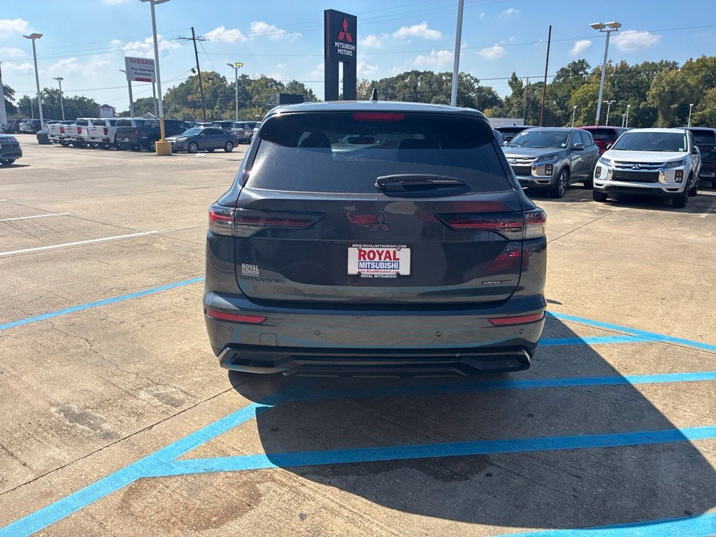 2026 Mitsubishi Outlander LE