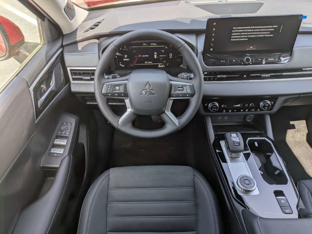 2026 Mitsubishi Outlander Base