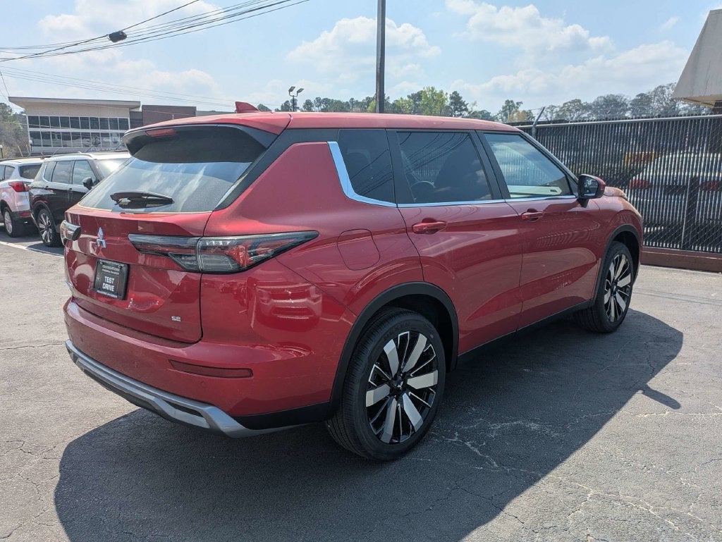 2026 Mitsubishi Outlander Base