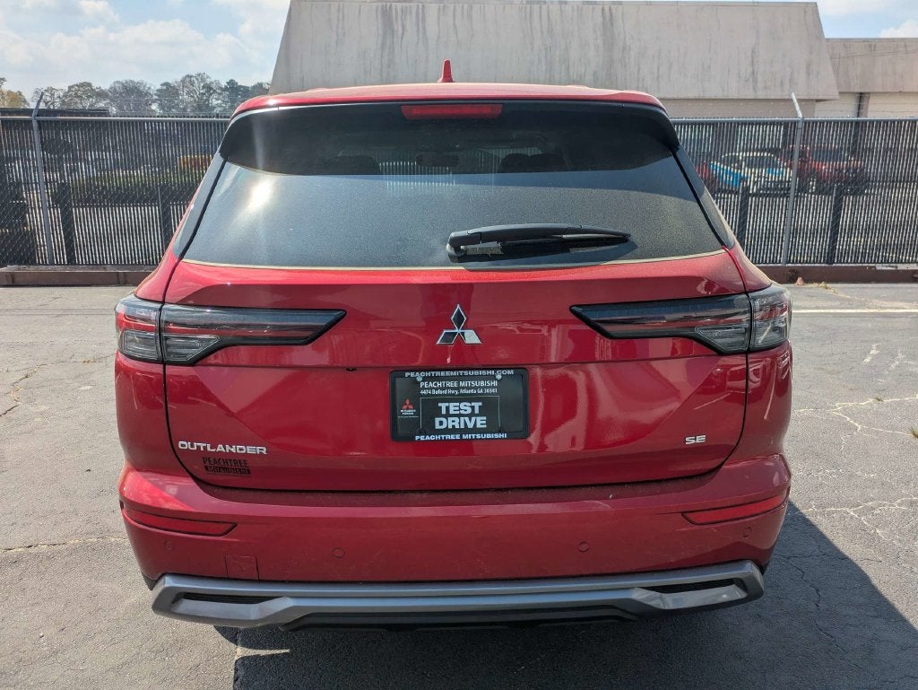 2026 Mitsubishi Outlander Base
