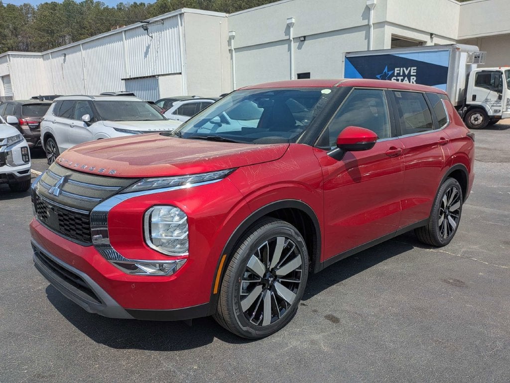 2026 Mitsubishi Outlander Base