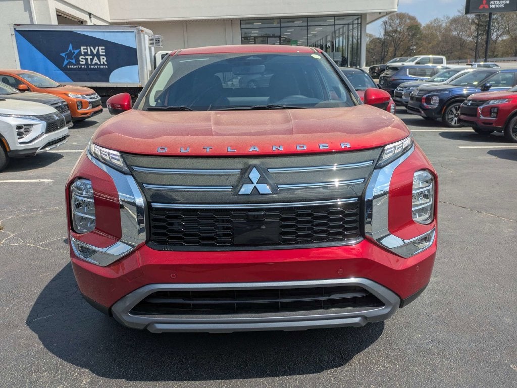 2026 Mitsubishi Outlander Base