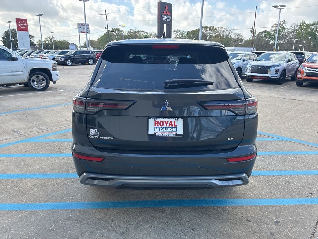 2026 Mitsubishi Outlander SE