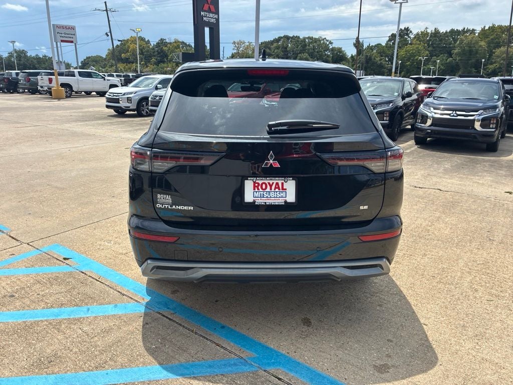 2026 Mitsubishi Outlander SE