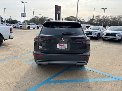 2026 Mitsubishi Outlander SE