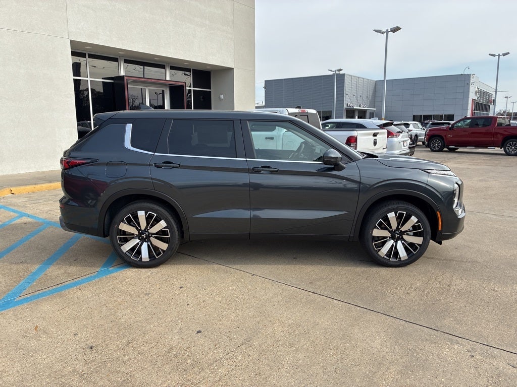 2026 Mitsubishi Outlander SE