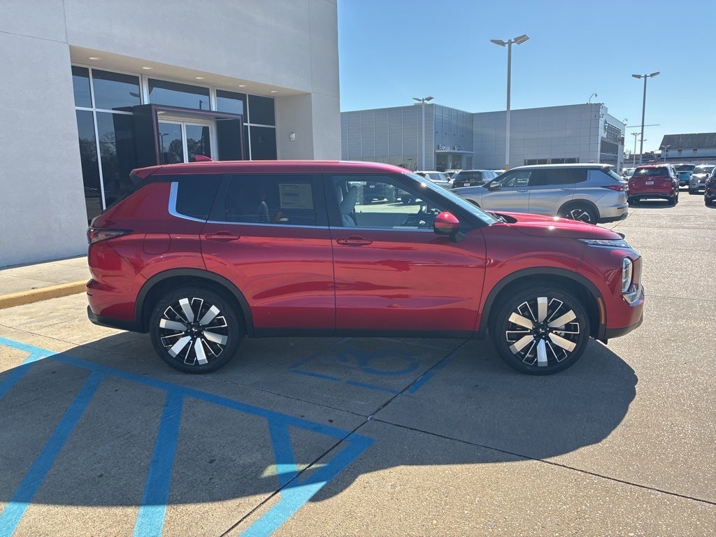 2026 Mitsubishi Outlander SE