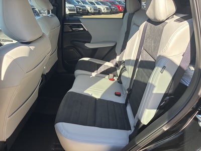 2026 Mitsubishi Outlander SE