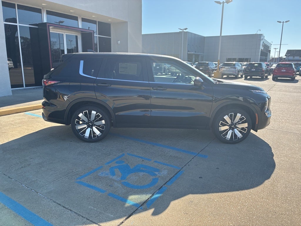 2026 Mitsubishi Outlander SE