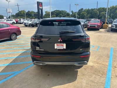 2026 Mitsubishi Outlander SE