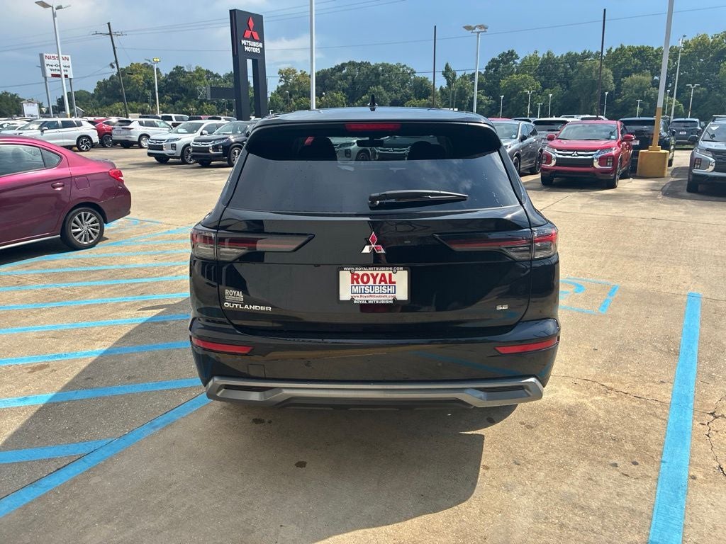 2026 Mitsubishi Outlander SE