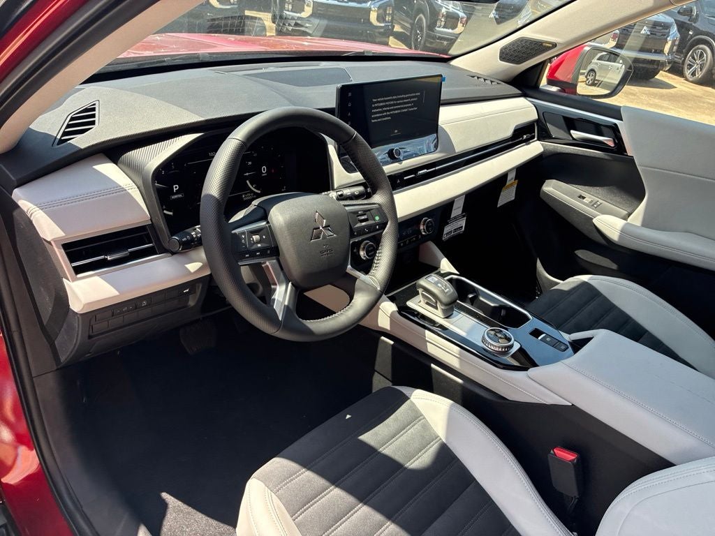 2026 Mitsubishi Outlander SE