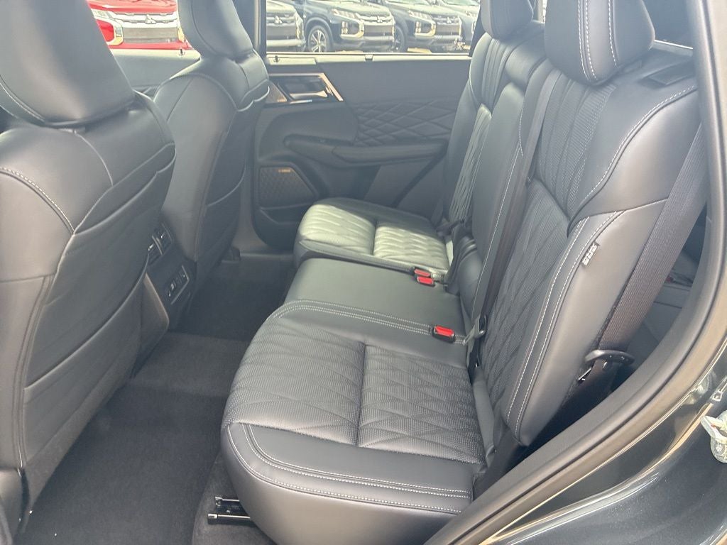 2026 Mitsubishi Outlander Black Edition