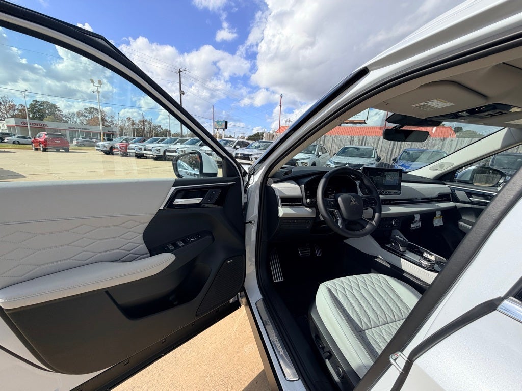 2026 Mitsubishi Outlander SEL