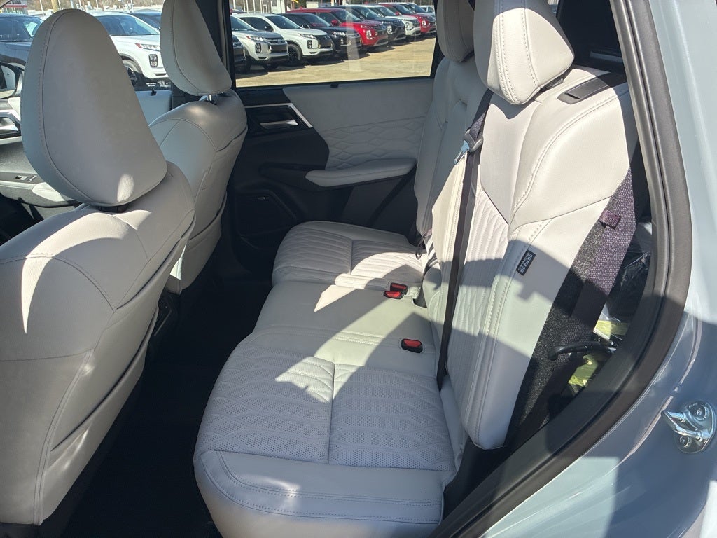 2026 Mitsubishi Outlander SEL