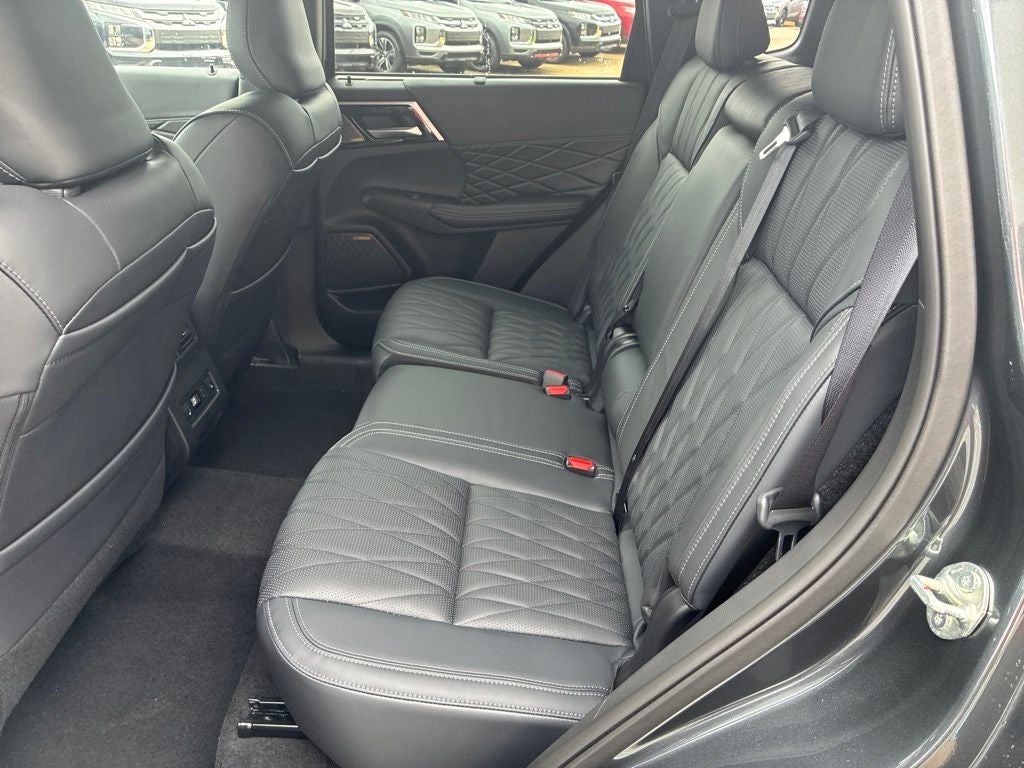 2026 Mitsubishi Outlander Black Edition