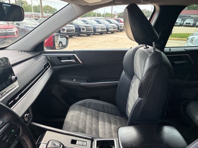 2023 Mitsubishi Outlander SE