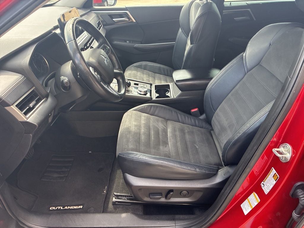 2023 Mitsubishi Outlander SE