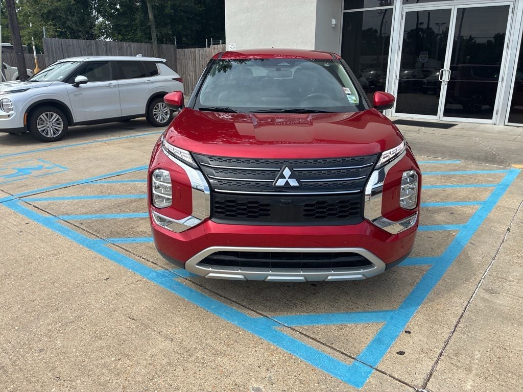 2023 Mitsubishi Outlander SE
