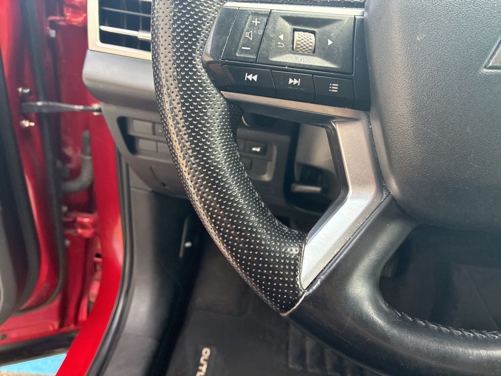 2023 Mitsubishi Outlander SE
