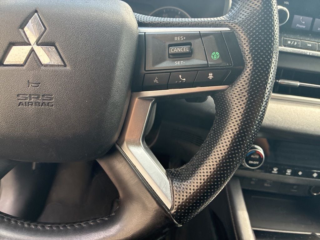 2023 Mitsubishi Outlander SE