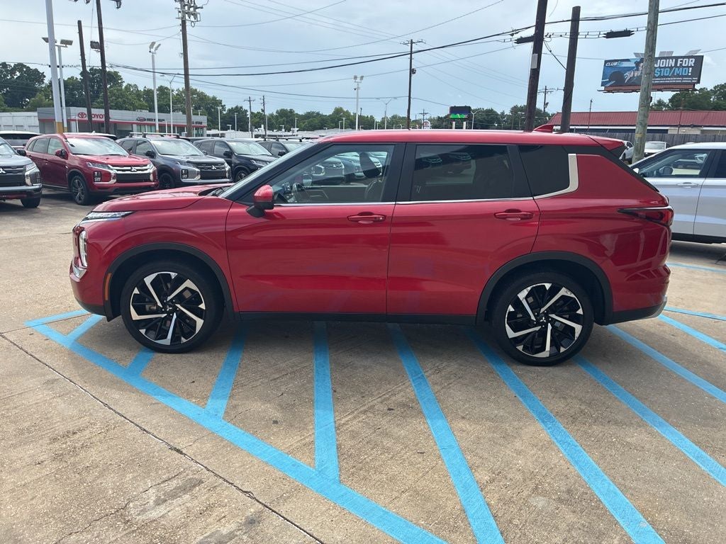 2023 Mitsubishi Outlander SE