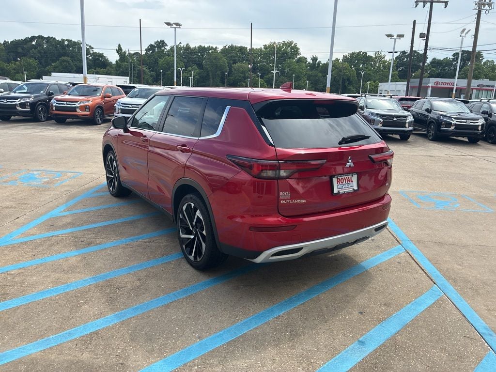 2023 Mitsubishi Outlander SE
