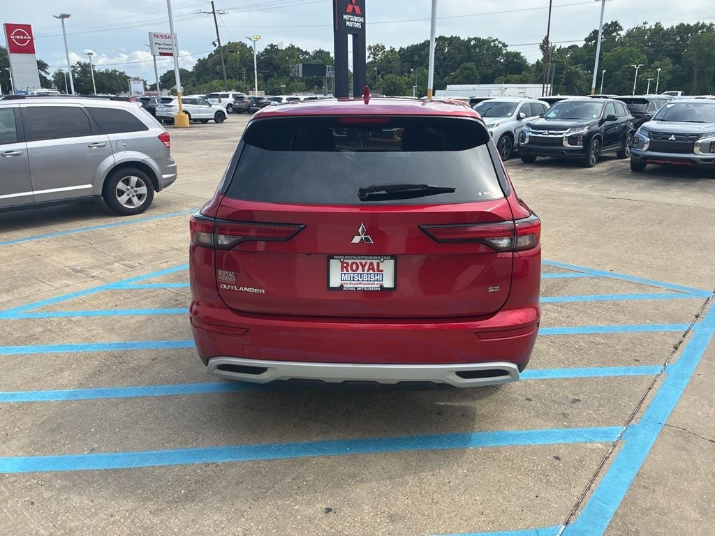 2023 Mitsubishi Outlander SE