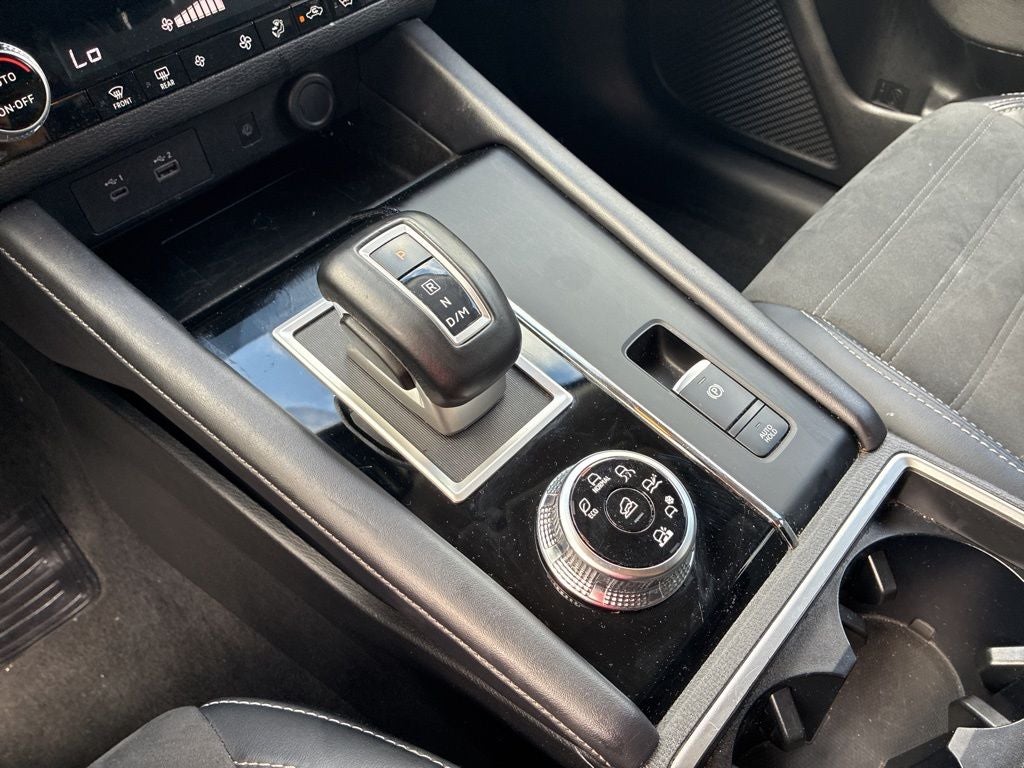 2024 Mitsubishi Outlander SE