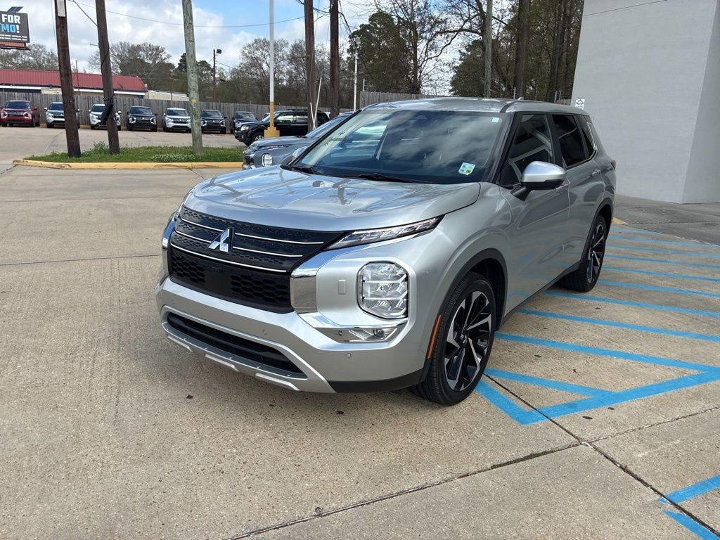 2024 Mitsubishi Outlander SE