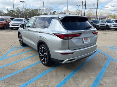 2024 Mitsubishi Outlander SE