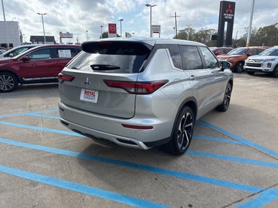 2024 Mitsubishi Outlander SE