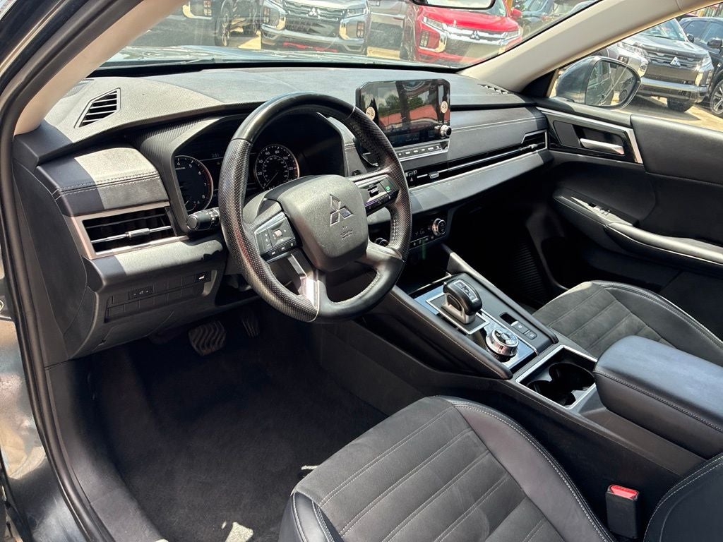 2024 Mitsubishi Outlander SE