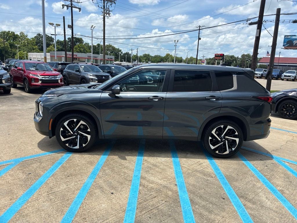 2024 Mitsubishi Outlander SE