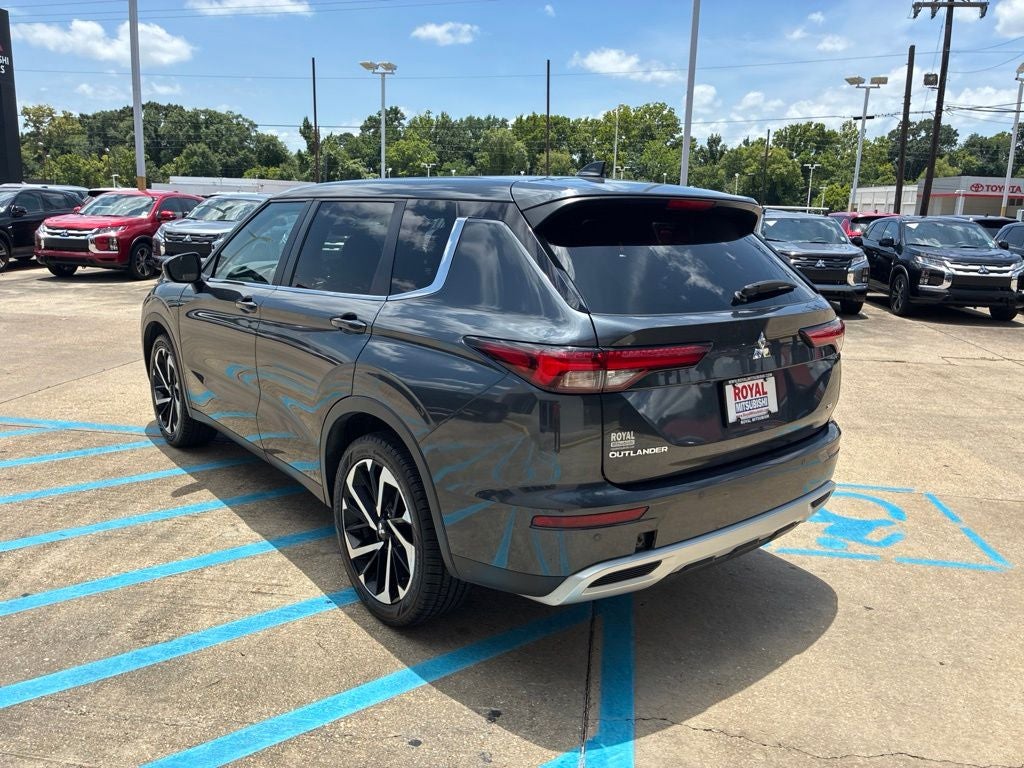 2024 Mitsubishi Outlander SE