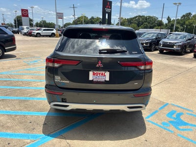 2024 Mitsubishi Outlander SE