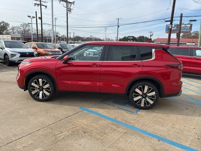 2026 Mitsubishi Outlander SE